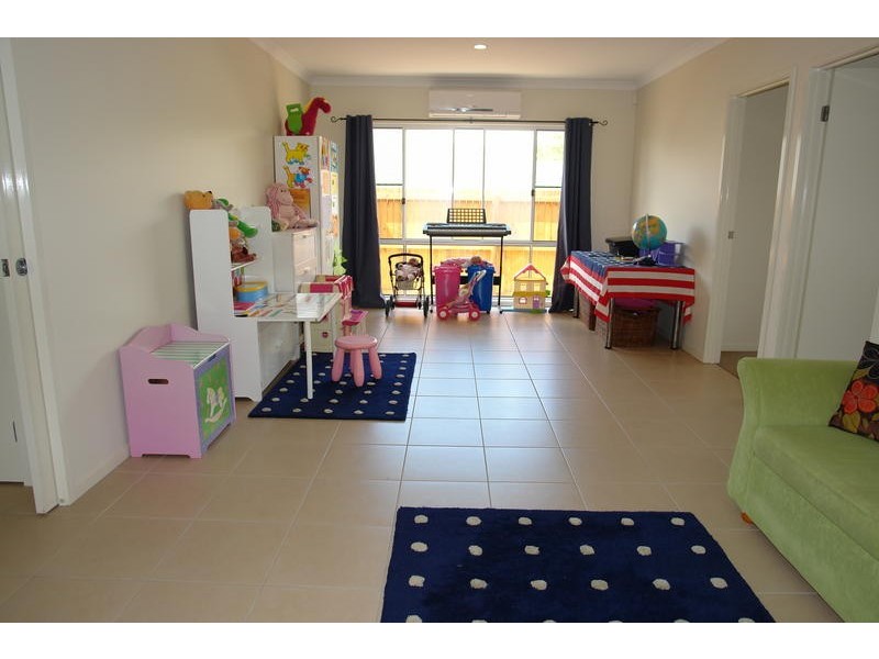 4 Kauri Pine Close, Moggill QLD 4070